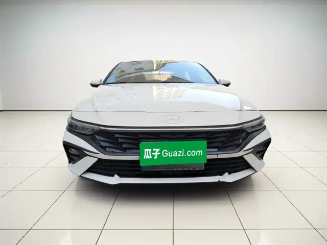 Hyundai Elantra — Фото автомобиля 23