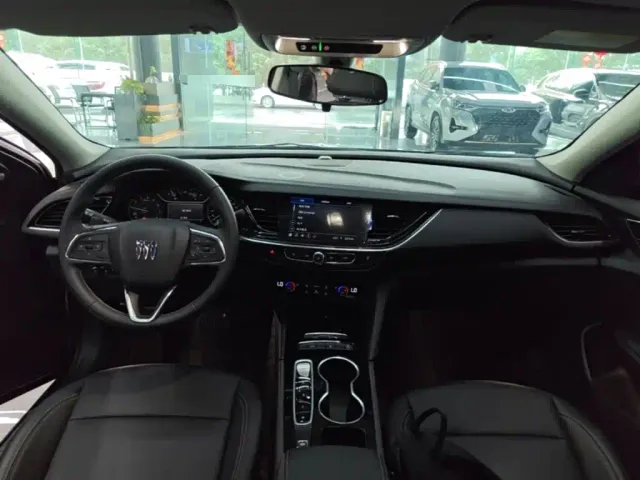 Buick Regal — Фото автомобиля 9