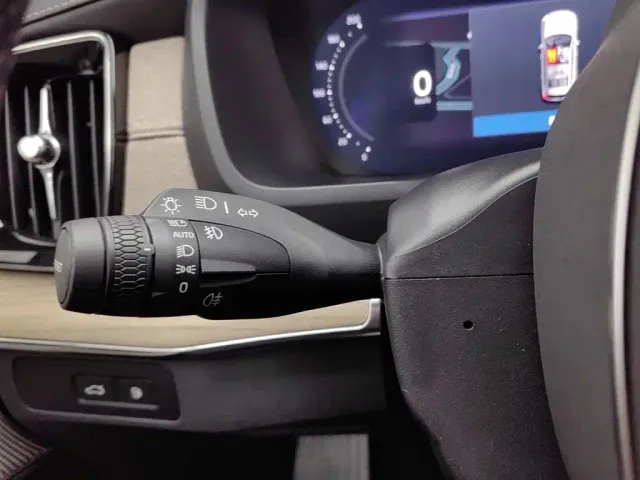 Volvo XC90 — Фото автомобиля 21