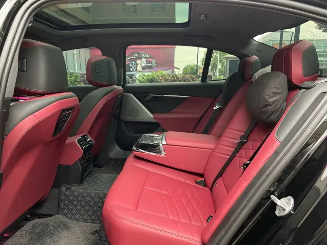 BMW 5 Series — Фото автомобиля 9