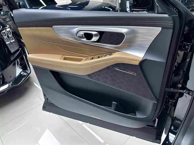 GAC Trumpchi GS8 — Фото автомобиля 11