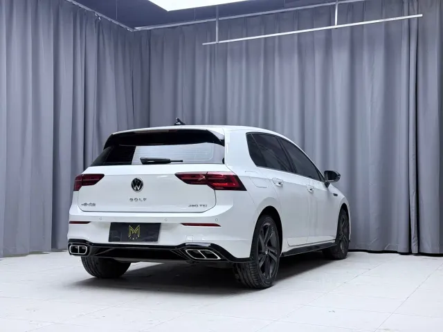 Volkswagen Golf — Фото автомобиля 4