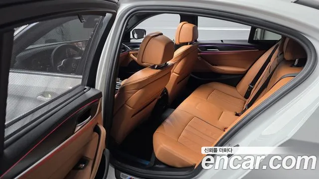 BMW 5 Series G30 — Фото автомобиля 25