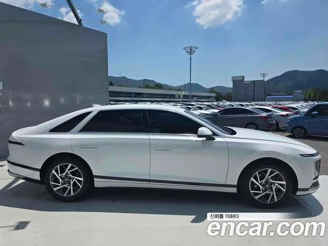 Hyundai Grandeur GN7 — Фото автомобиля 5
