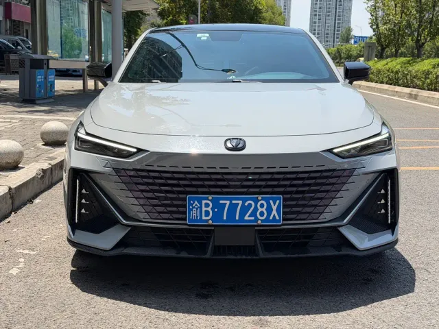 Changan UNI-V — Фото автомобиля 2