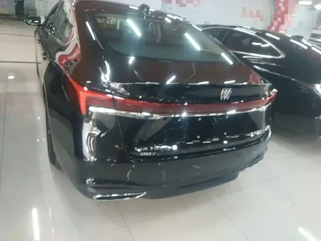 Buick LaCrosse — Фото автомобиля 5