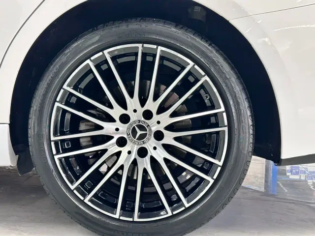 Mercedes-Benz C-Class — Фото автомобиля 12