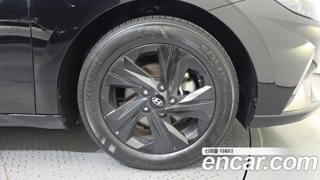 Hyundai AVANTE Avante (CN7) — Фото автомобиля 21
