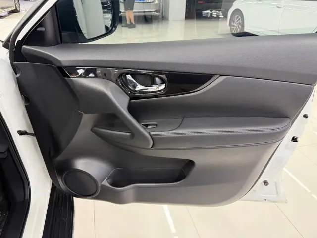 Nissan X-Trail — Фото автомобиля 6
