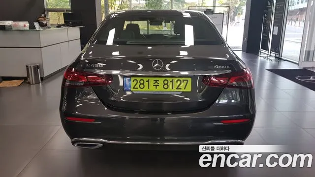 Mercedes-Benz E-Class — Фото автомобиля 4