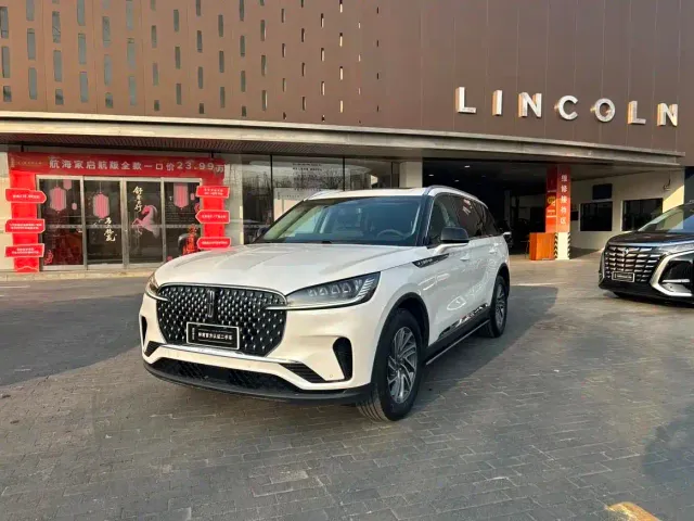 Фотография автомобиля — Lincoln Aviator