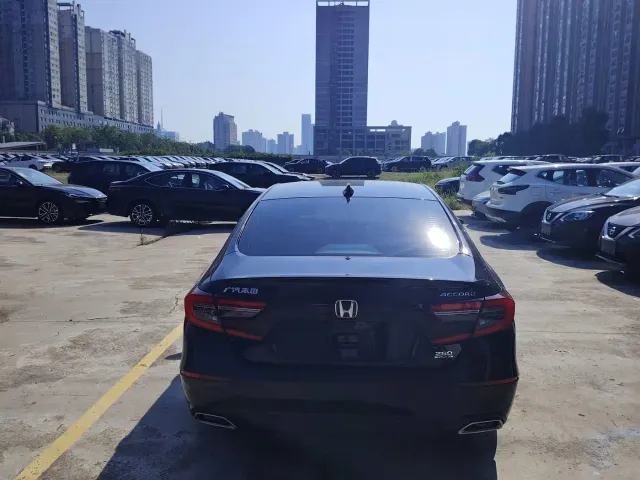 Honda Accord — Фото автомобиля 8