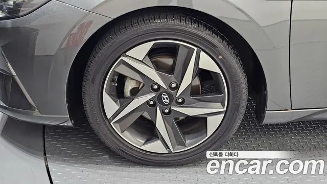 Hyundai AVANTE Avante (CN7) — Фото автомобиля 4