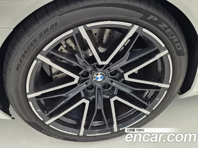 BMW M5 G90 — Фото автомобиля 6