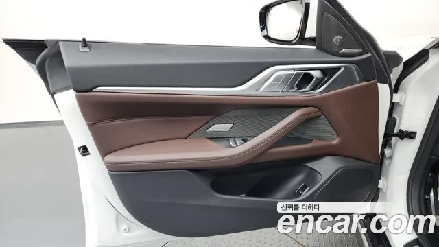 BMW i4 — Фото автомобиля 19
