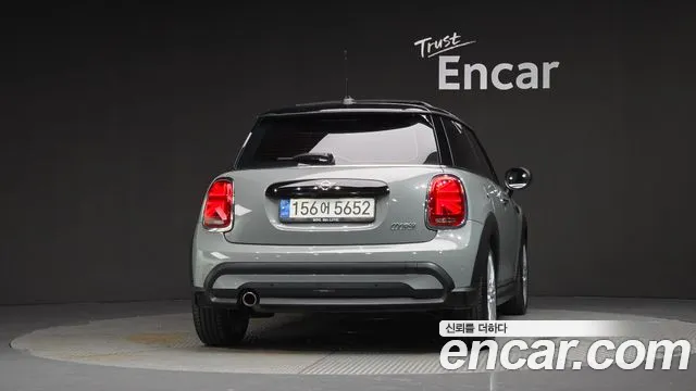 Mini Cooper Cooper Classic Plus — Фото автомобиля 4