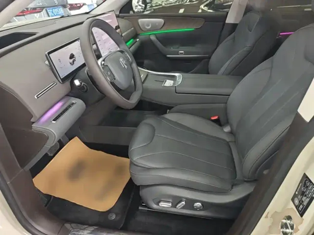 Leapmotor C11 — Фото автомобиля 14