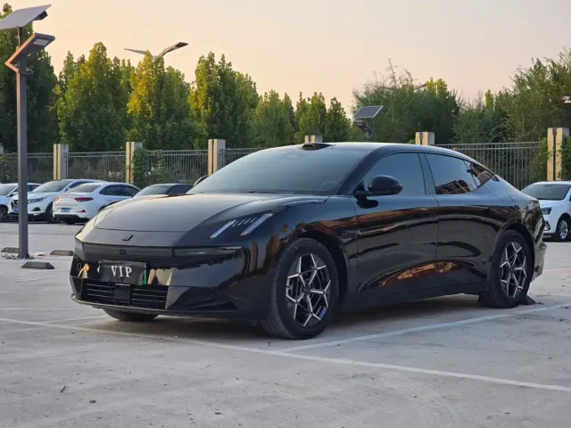 Фотография автомобиля — Lynk & Co 10 EM-P