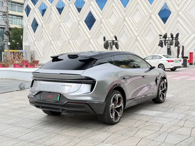 Lotus Eletre — Фото автомобиля 6