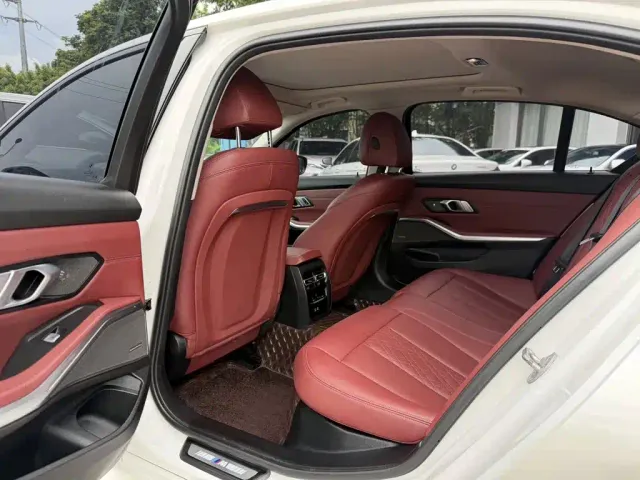 BMW 3 Series — Фото автомобиля 9