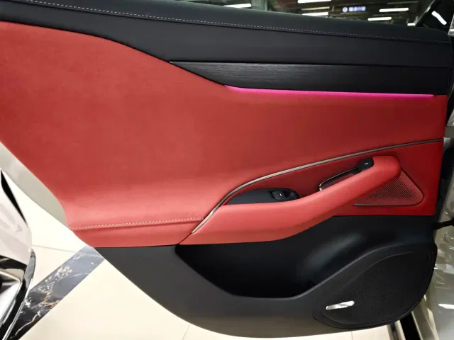 Xiaomi SU7 — Фото автомобиля 23