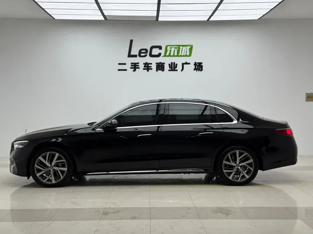 Mercedes-Benz E-Class — Фото автомобиля 5