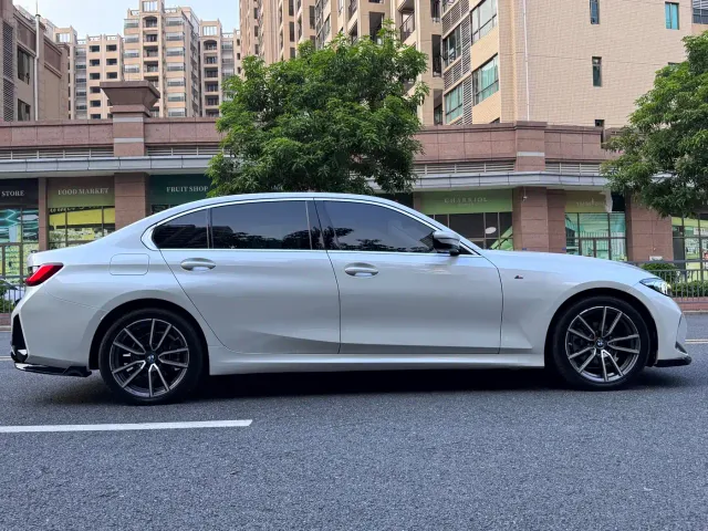 BMW BMW 3 Series 2023 320Li M Sport Package — Фото автомобиля 4