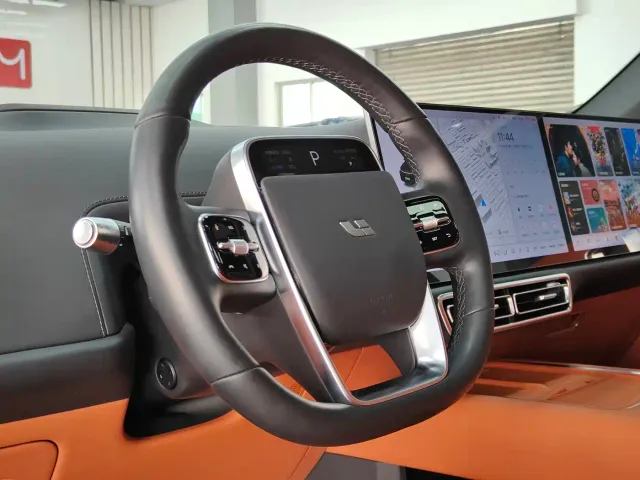 Li Auto L7 — Фото автомобиля 6
