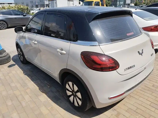 Wuling Bingo — Фото автомобиля 4
