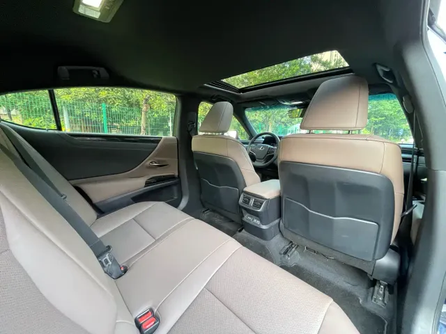Lexus ES — Фото автомобиля 7