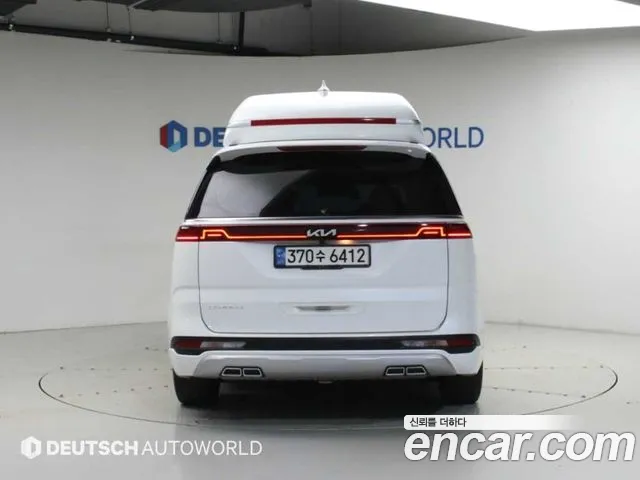 Kia Carnival Generation 4 — Фото автомобиля 4