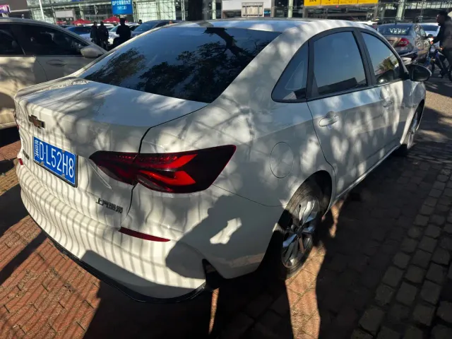 Chevrolet Monza — Фото автомобиля 11