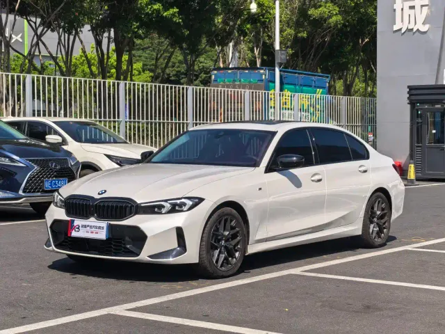 Фотография автомобиля — BMW 3 Series