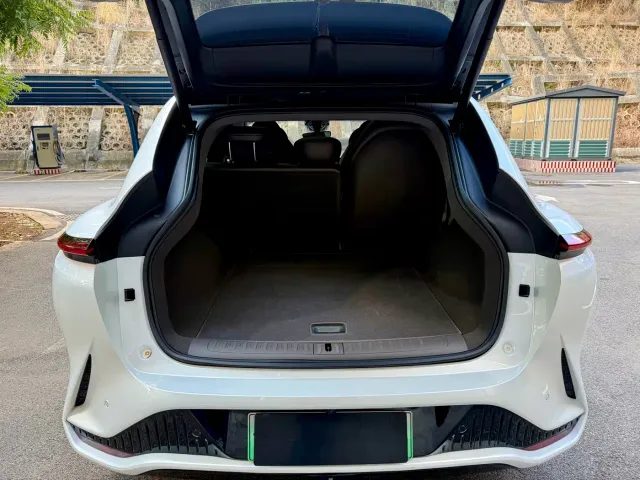 IM Motors LS7 — Фото автомобиля 14