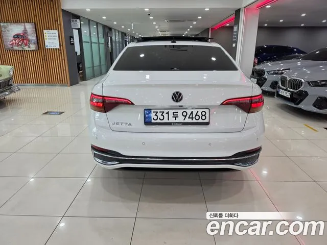 Volkswagen Jetta — Фото автомобиля 4