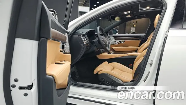 Вольво S90 — Фото автомобиля 10