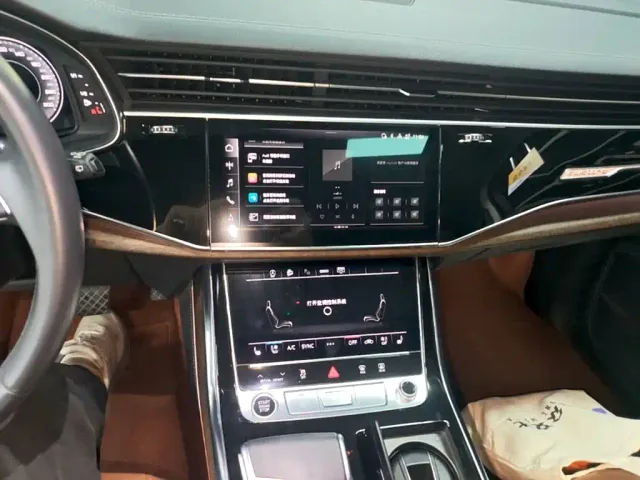Audi Q7 — Фото автомобиля 12