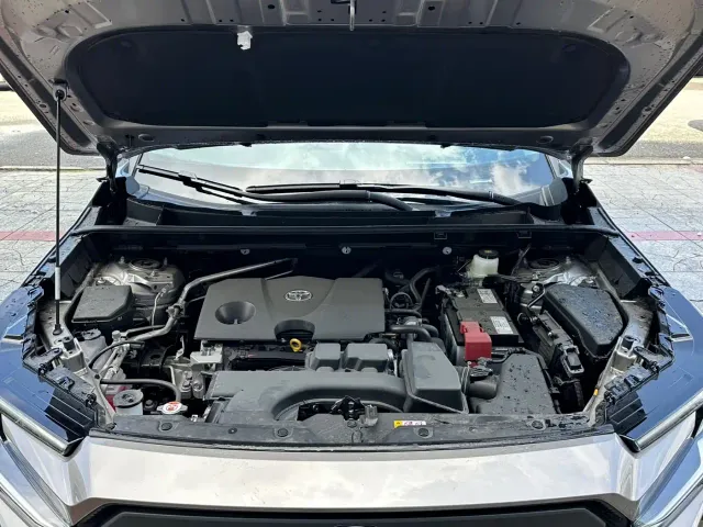 Toyota RAV4 — Фото автомобиля 24