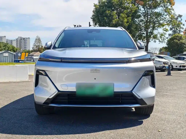 Geely Galaxy Starship 7 EM-i — Фото автомобиля 21