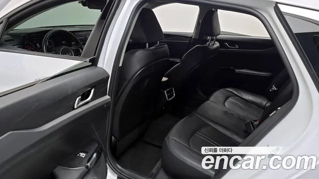 Kia K5 K5 3 поколение 2.0 LPI(Для проката) — Фото автомобиля 11