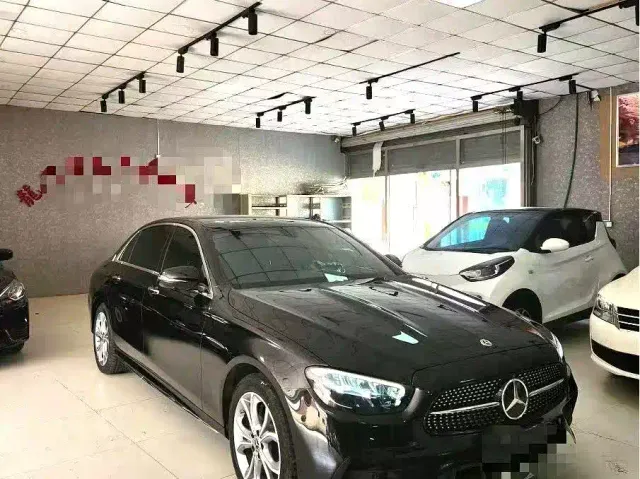 Mercedes-Benz E-Class — Фото автомобиля 3