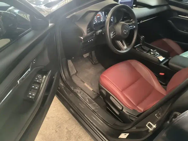 Mazda Axela — Фото автомобиля 15