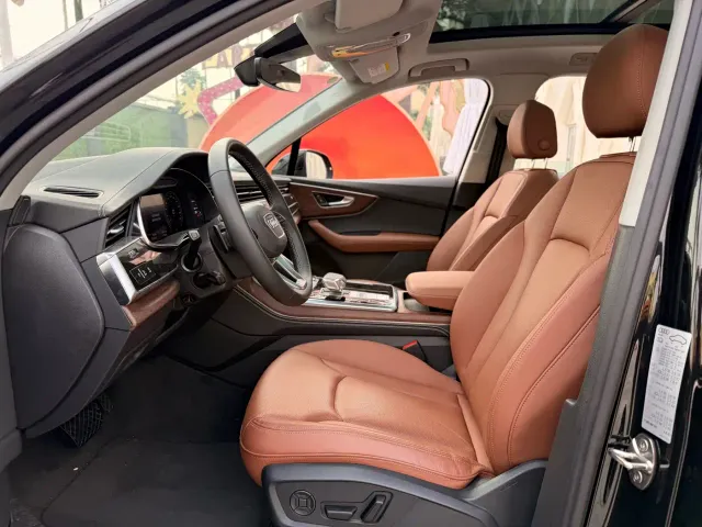 Audi Q7 — Фото автомобиля 10