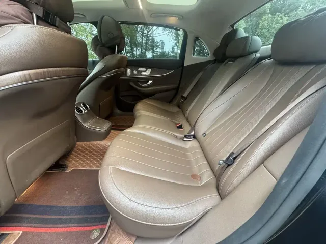 Mercedes-Benz E-Class — Фото автомобиля 19