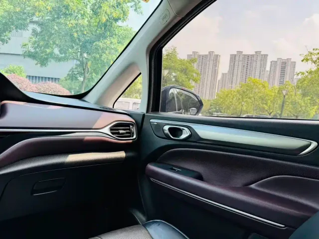 GAC Trumpchi M6 — Фото автомобиля 11