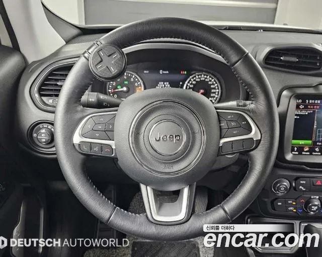 Jeep Renegade — Фото автомобиля 13