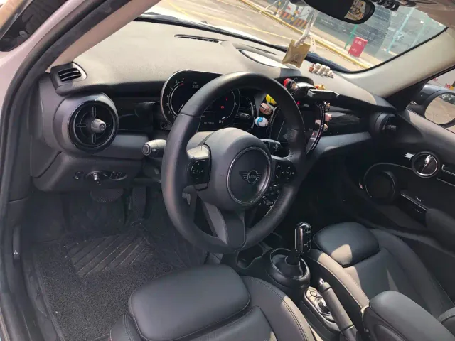 MINI Hatch — Фото автомобиля 12