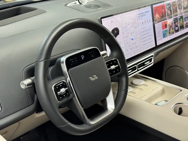 Li Auto L7 — Фото автомобиля 17