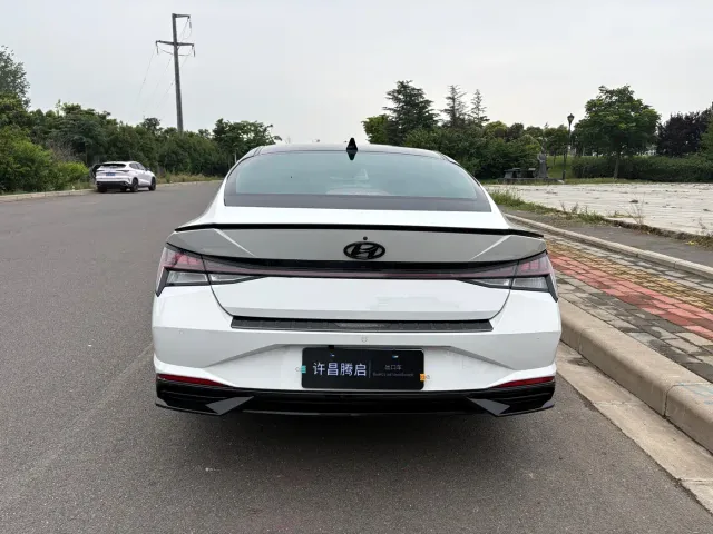 Hyundai Elantra — Фото автомобиля 5