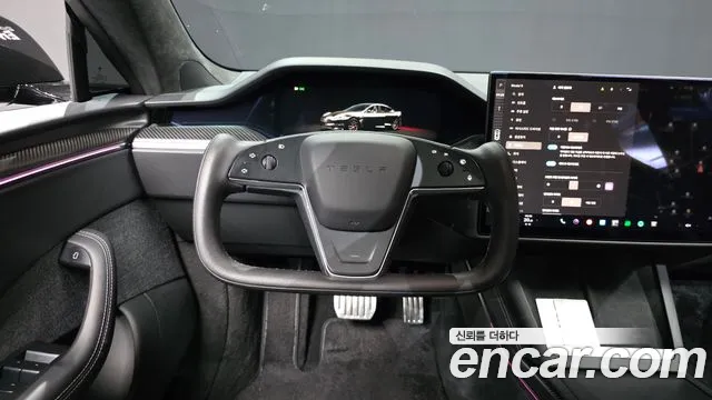Tesla Model S — Фото автомобиля 19